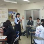 修学旅行の高校生に お茶の淹れ方講習を行いました。