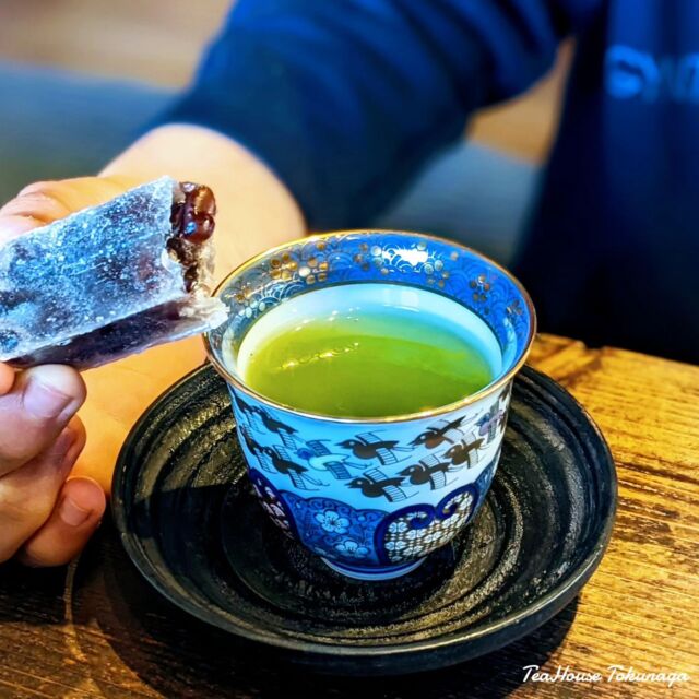 ⁡⁡
寒い日に⁡は甘い和菓子と緑茶が恋しくなります🍵⁡
⁡
⁡

⁡
⁡
⁡⁡
⁡⁡
#嬉野茶 #うれしの茶 #茶荘徳永 #日本茶好き⁡ #徳永製茶 #玉緑茶 #ぐり茶 #グリ茶 #緑茶 #日本茶 #嬉野 #嬉野市 #嬉野温泉 #佐賀 #九州⁡  #蒸し製玉緑茶 #和菓子⁡
⁡⁡⁡
⁡
